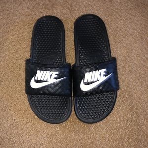 Nike Benassi Slides